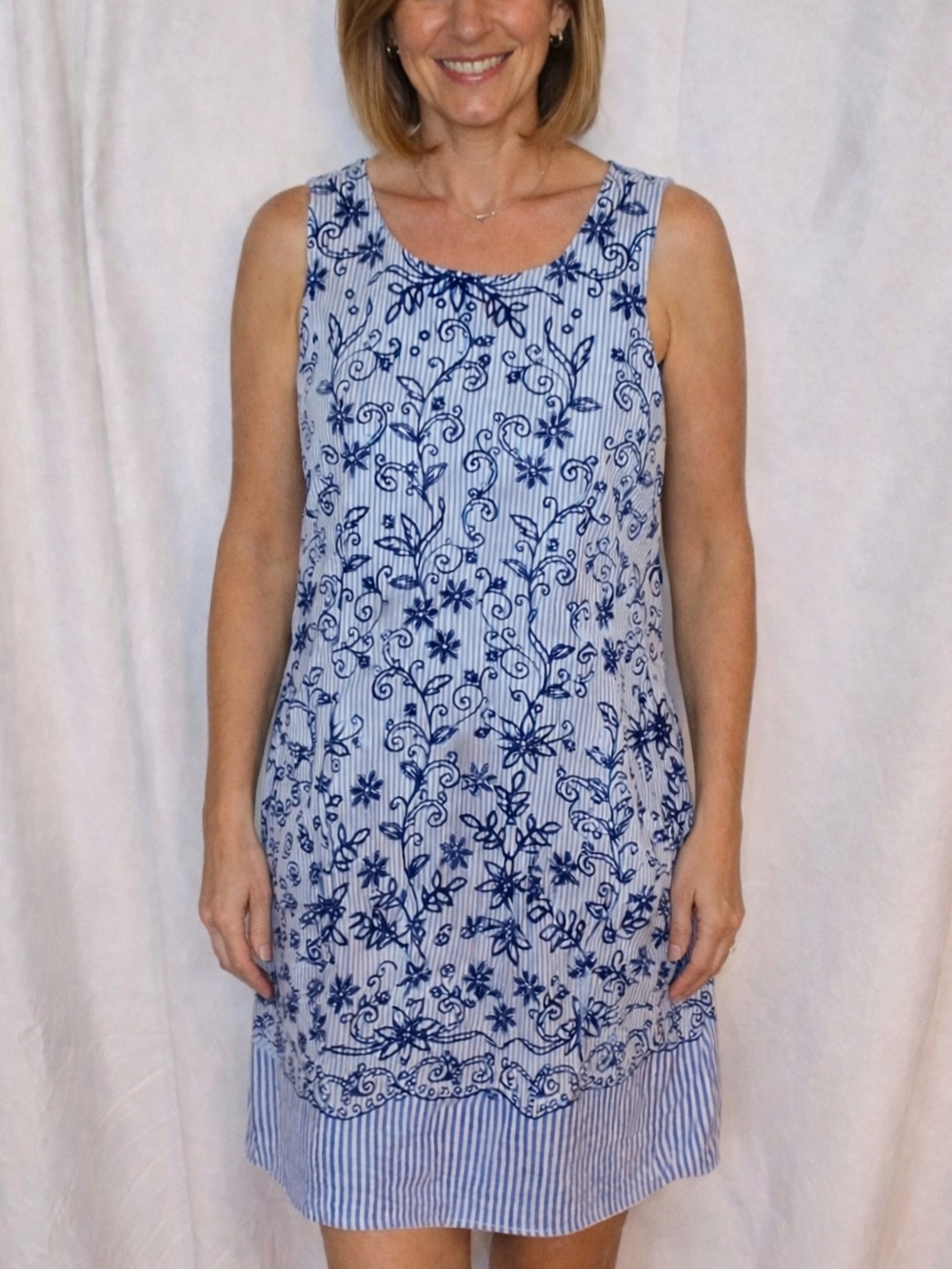 Maggy London Women’s Sleeveless Blue White Floral Striped Shift Dress